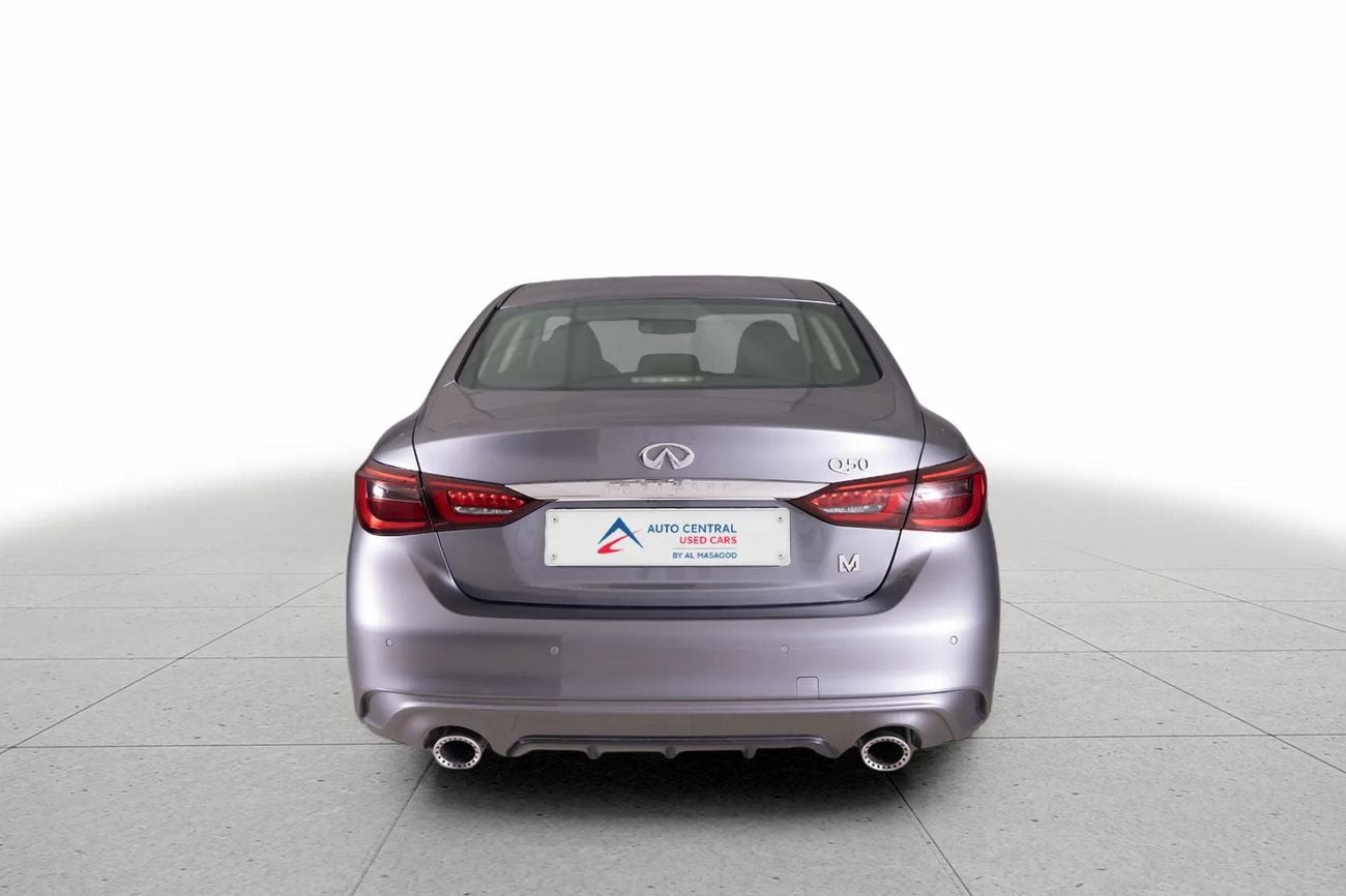 Infiniti Q50 LUXE 3.0