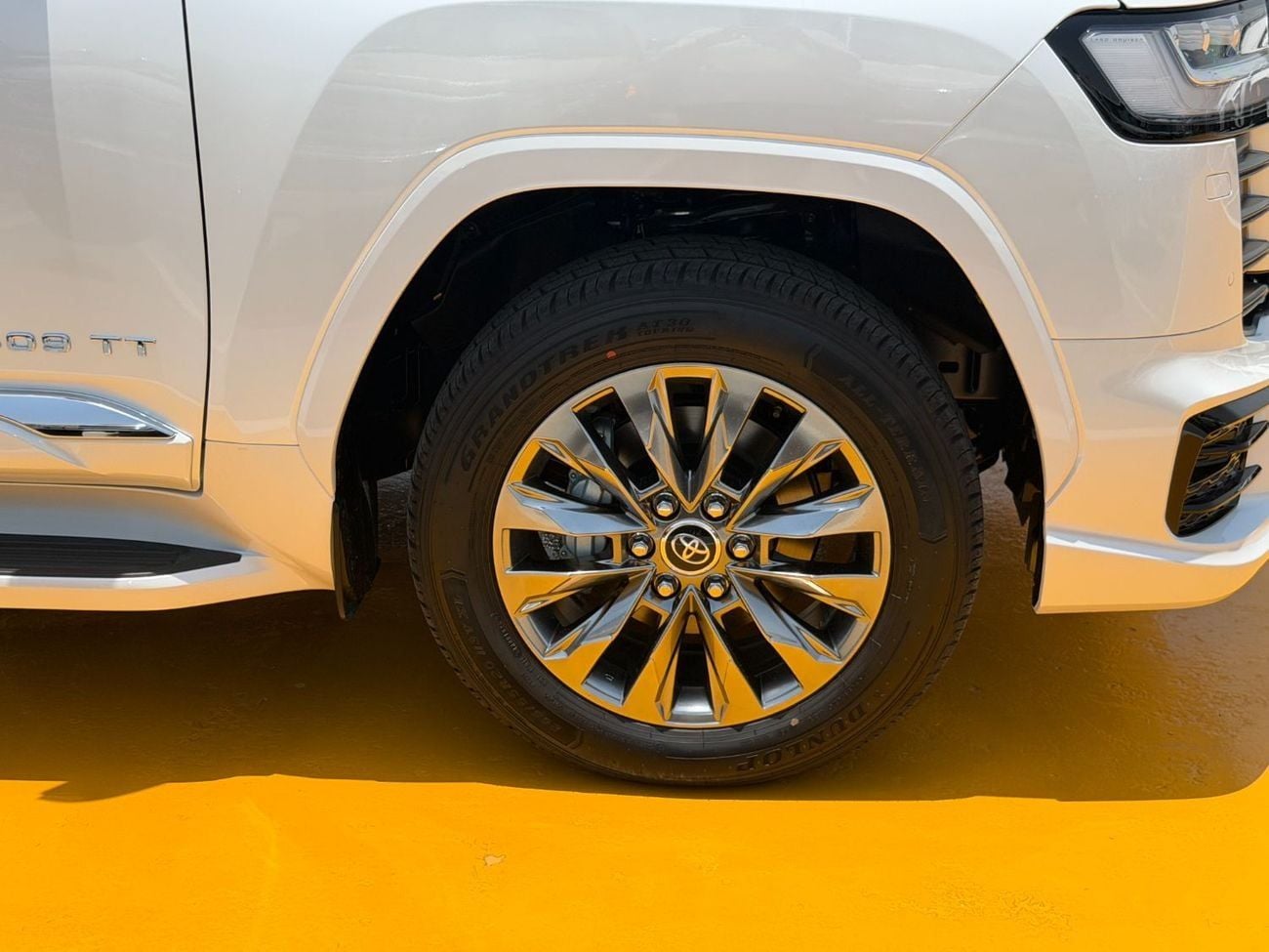 Toyota Land Cruiser VXR