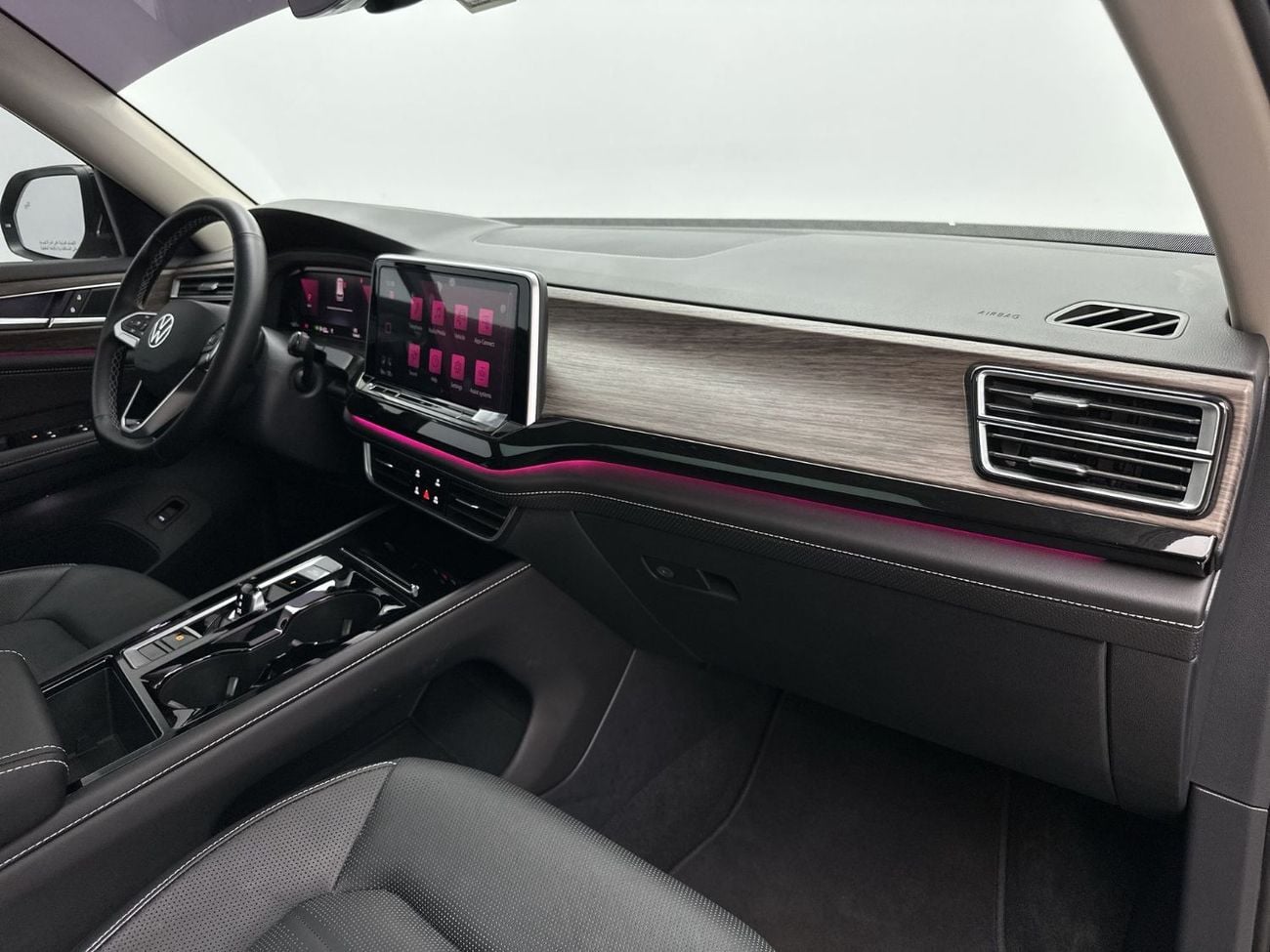 فولكس واجن تيرامونت COMFORTLINE 2.0L Panoramic Sunroof | 12" Infotainment | Digital Cockpit Pro | Keyless
