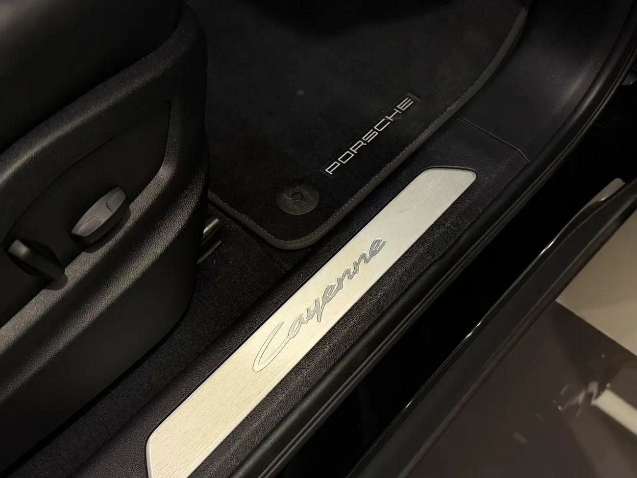 Porsche Cayenne Coupe GCC Specs – Excellent Condition