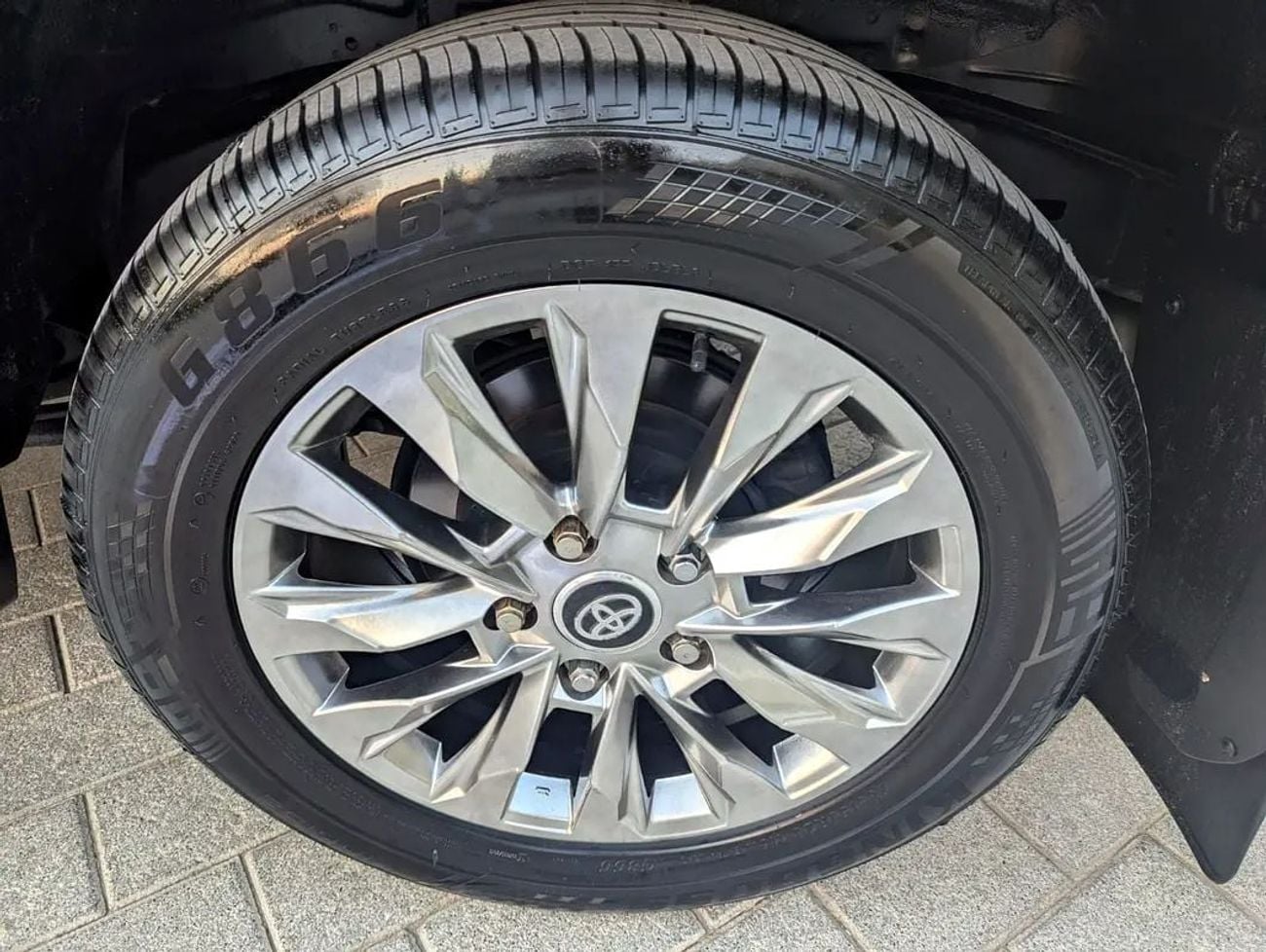 Toyota Land Cruiser GXR GCC specs Facelifted 2025 V6 4.0L Excellent Condition