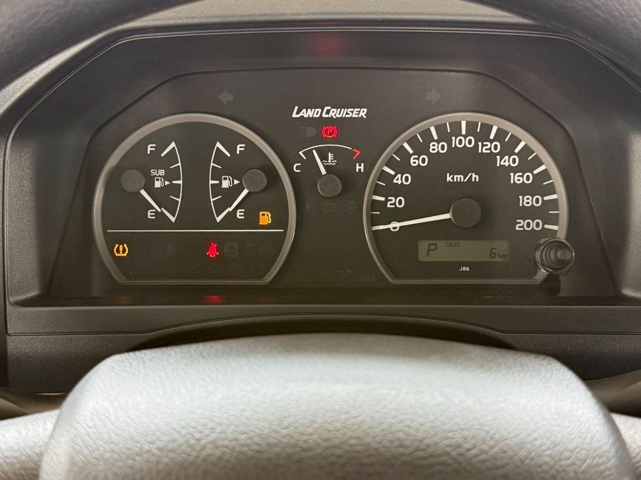 تويوتا لاند كروزر 70 LC 78 HARDTOP 2.8L AT **EXPORT ONLY**التصدير فقط خارج الخليج***