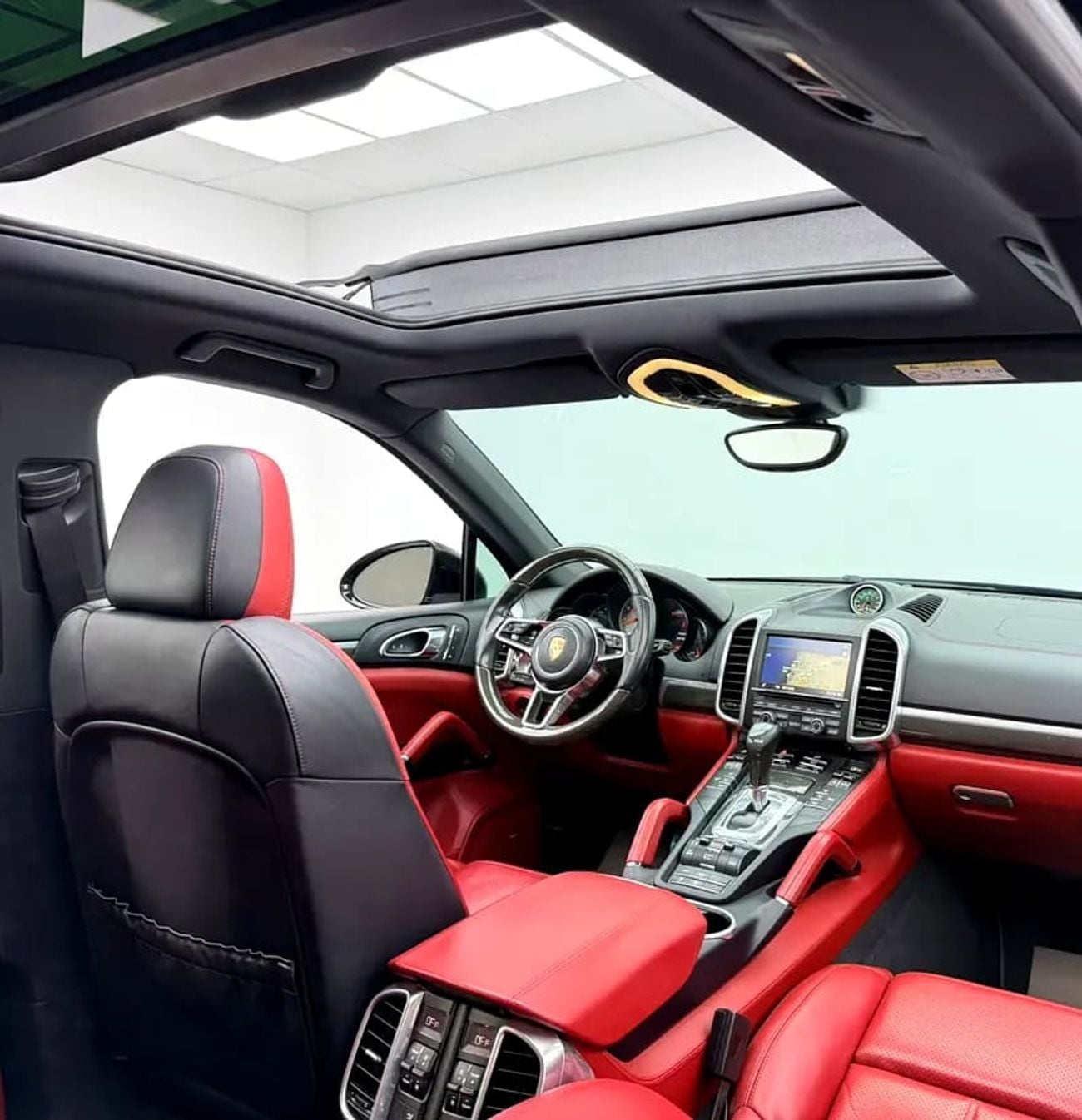 Porsche Cayenne S, Full Service History, Carbon Fiber Interior, Fully Loaded, GCC