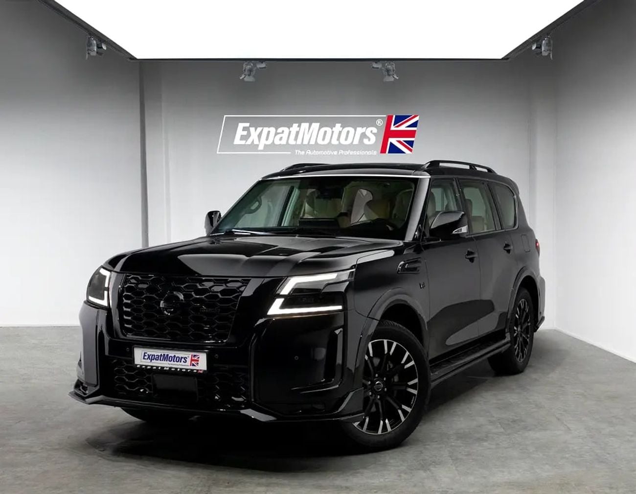 نيسان باترول LE T2 0% DP Available • 14k Mileage Nismo KIT • GCC