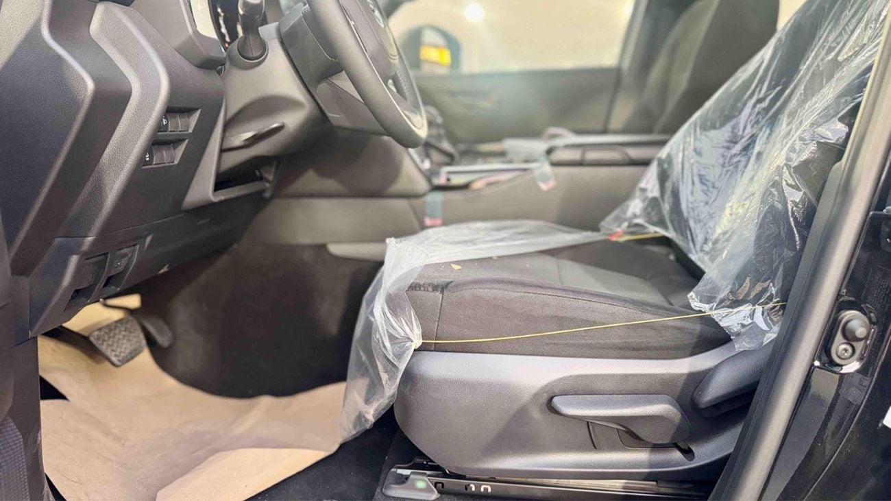 Toyota Land Cruiser GXR BASIC BLACK INTERIOR 2025
