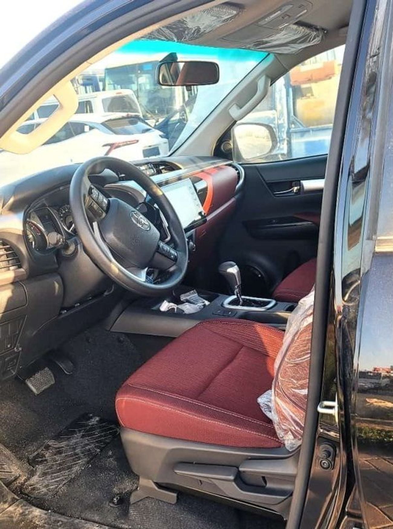 تويوتا هيلوكس SR5 4.0L V6 PETROL, DOUBLE CAB, 4WD, PUSH START, AUTOMATIC, MONITOR, MODEL 2024