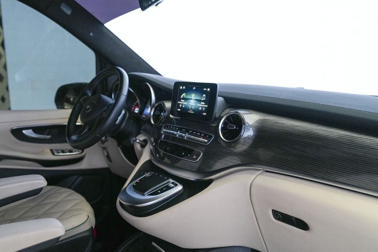 مرسيدس بنز V 250 إصدار MAYBACH الفاخر