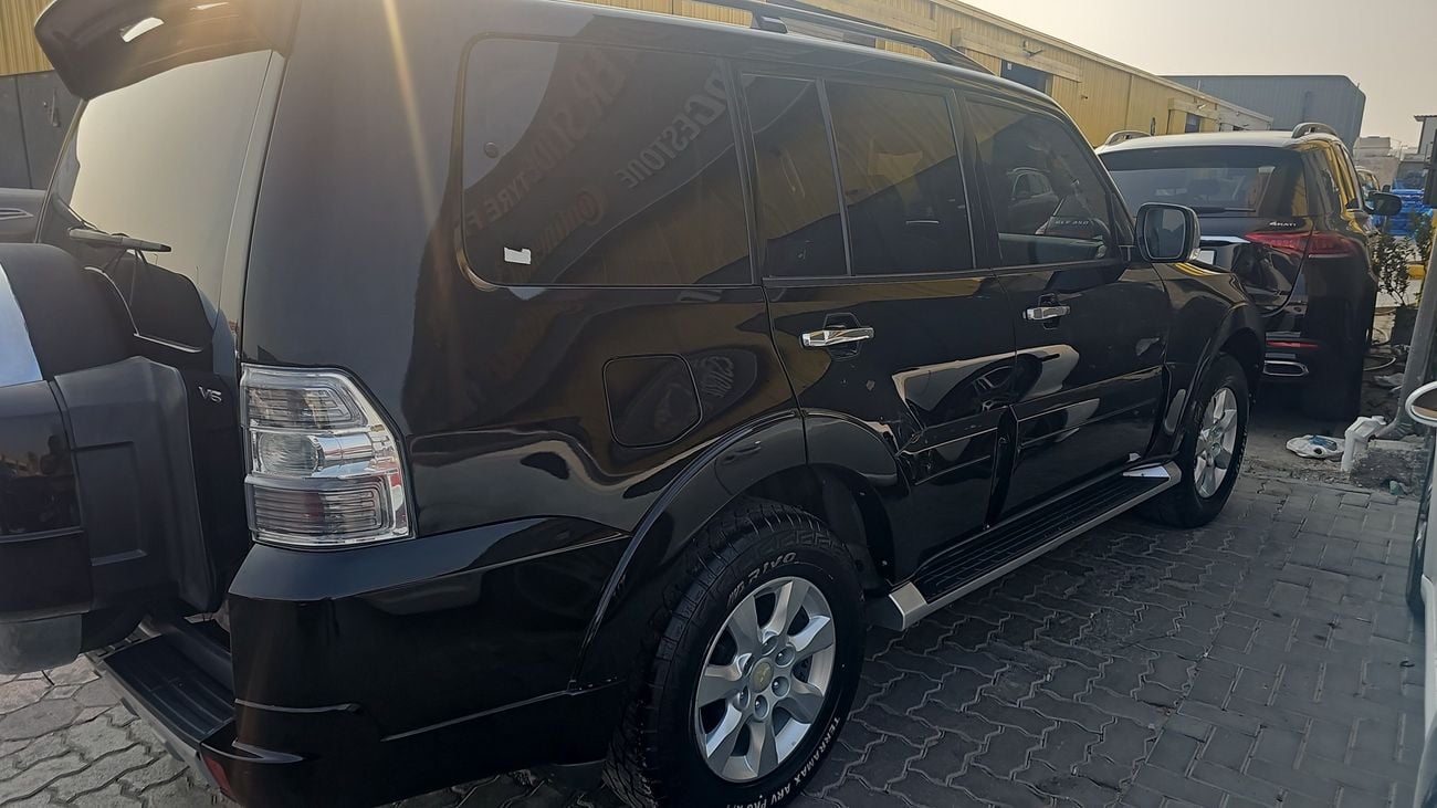 Mitsubishi Pajero GLS MIDLINE