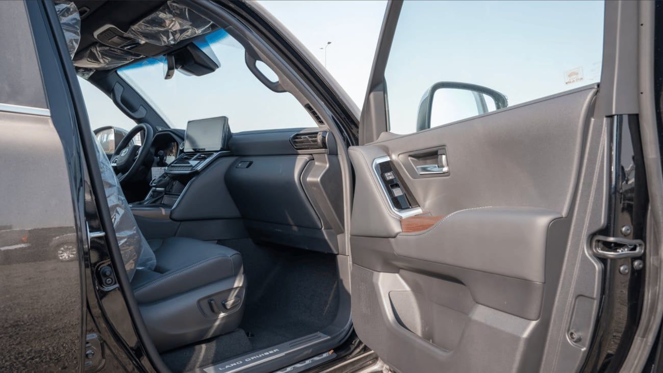 تويوتا لاند كروزر VX 4.0L with RADAR / FULL / Black on Black / 2026