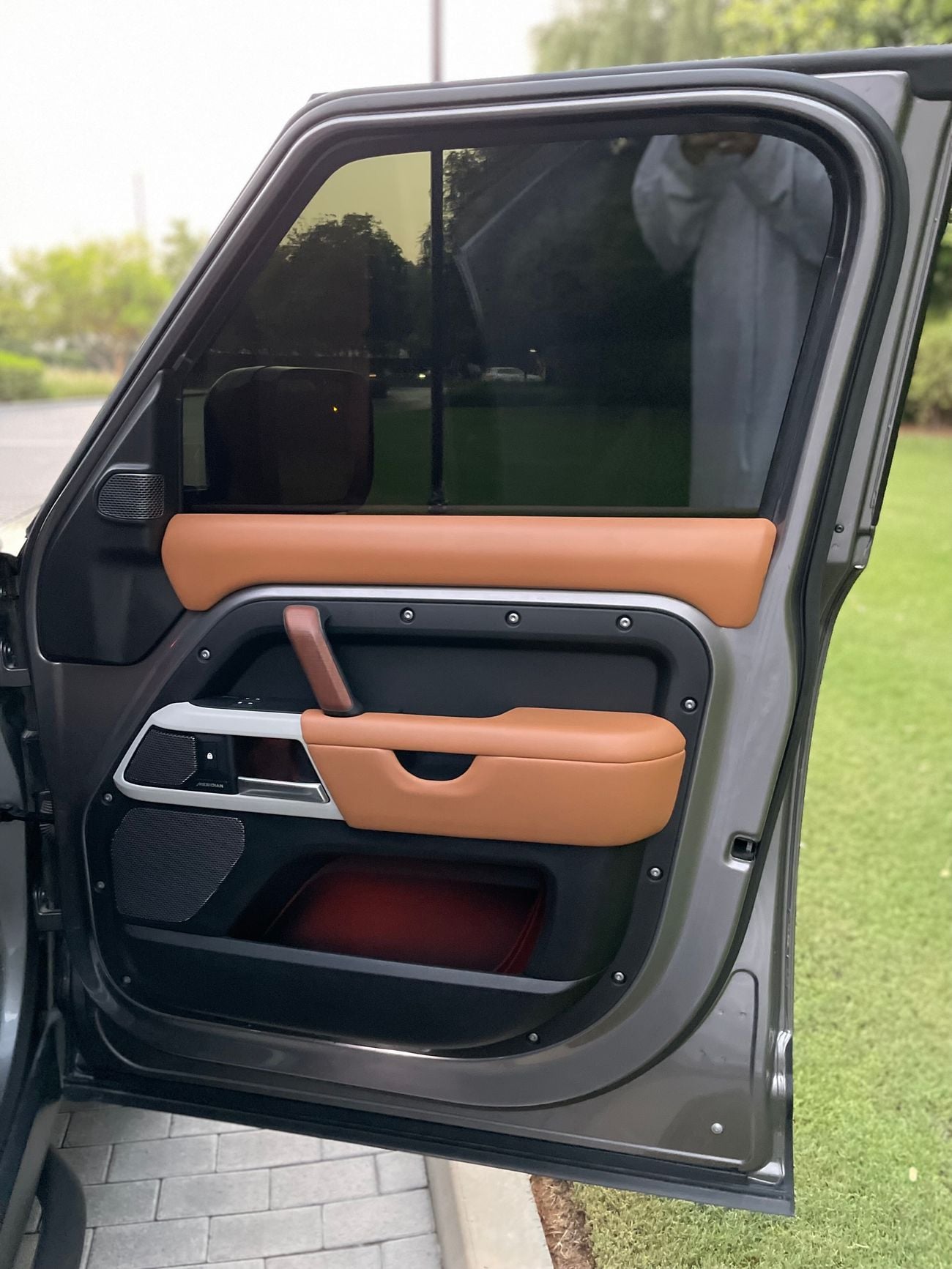 Land Rover Defender p400 x dynamic