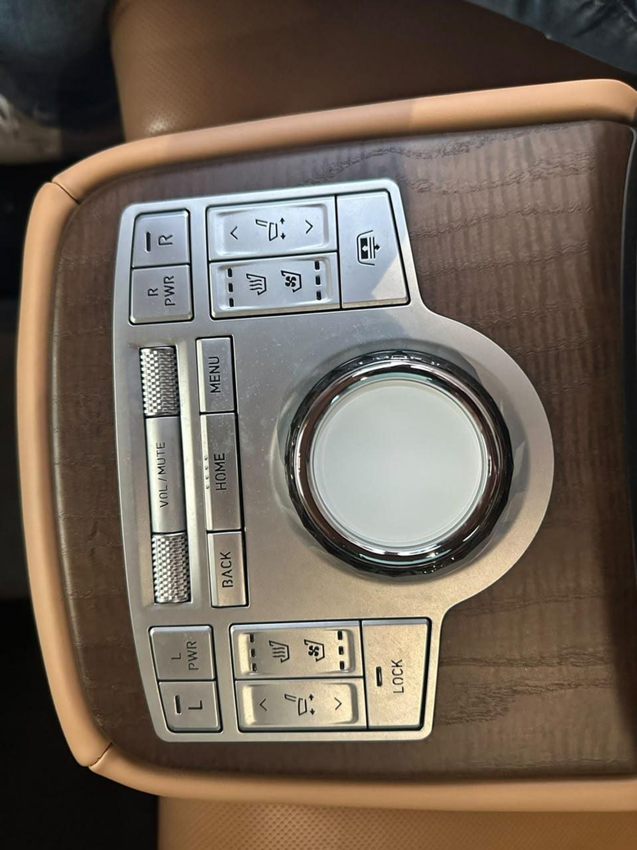 جينيسس G80 بريستيج