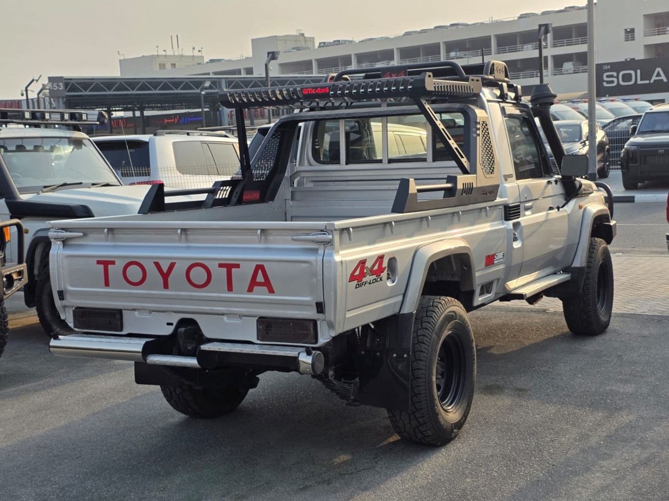 Toyota Land Cruiser Pick Up LX AC PWR OPT