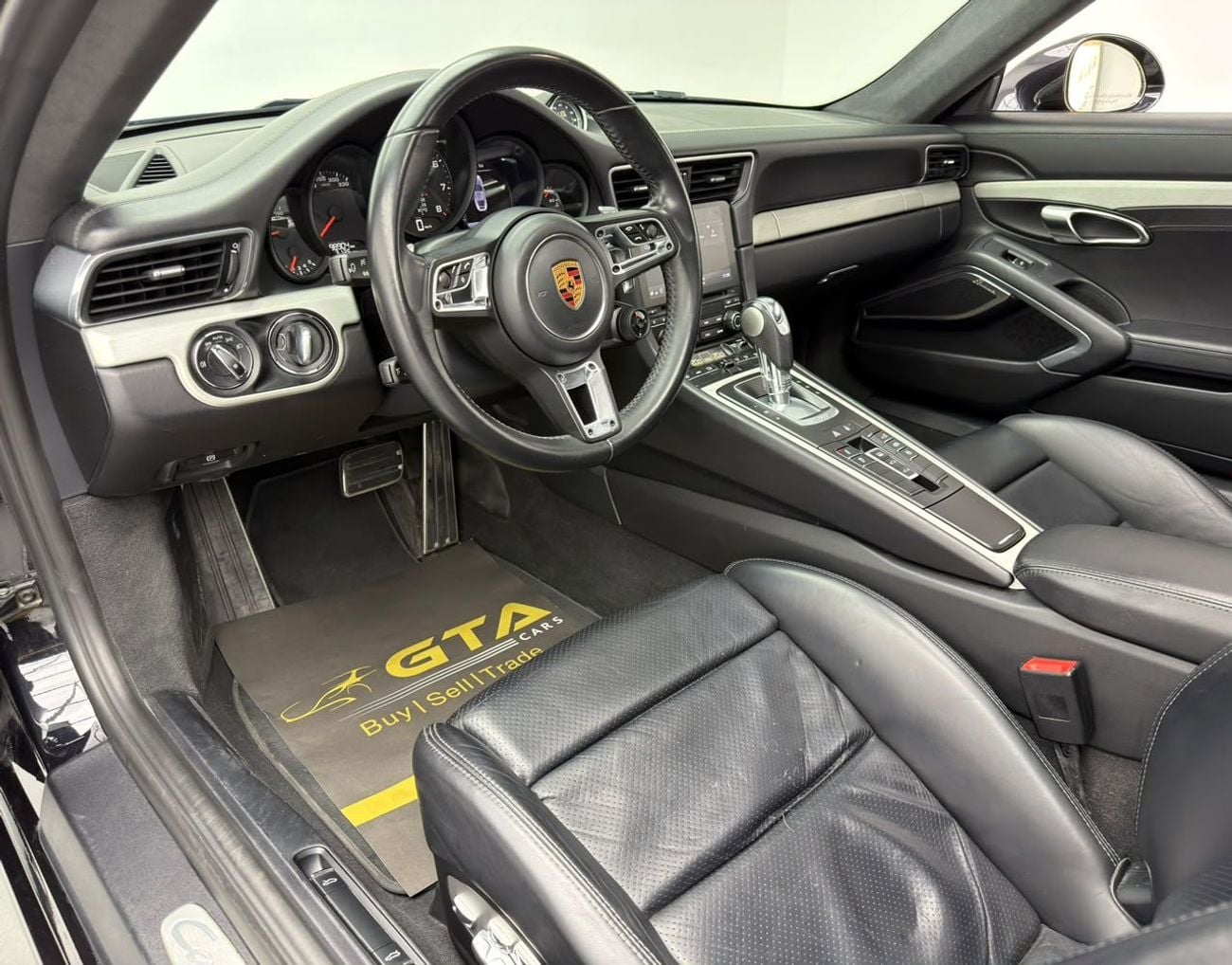 Porsche 911 CARRERA 4S