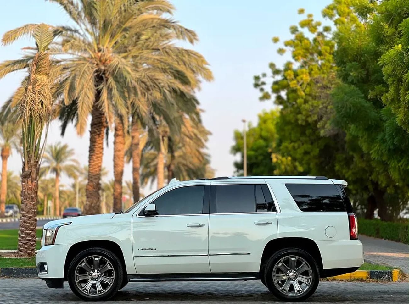 GMC Yukon DENALI - American Specs
