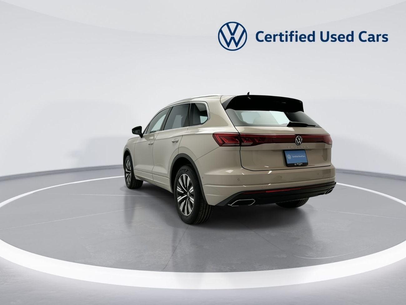 فولكس واجن طوارق ELEGANCE Touareg Elegance+ 3L Tirano| Ex-Demo Car | Luxury 4MOTION SUV | Panoramic Sunroof | IQ.LIGHT HD Matr