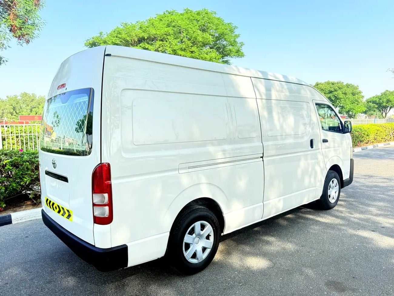 Toyota Hiace GL Year 2.7L GCC Specs-Excellent Condition