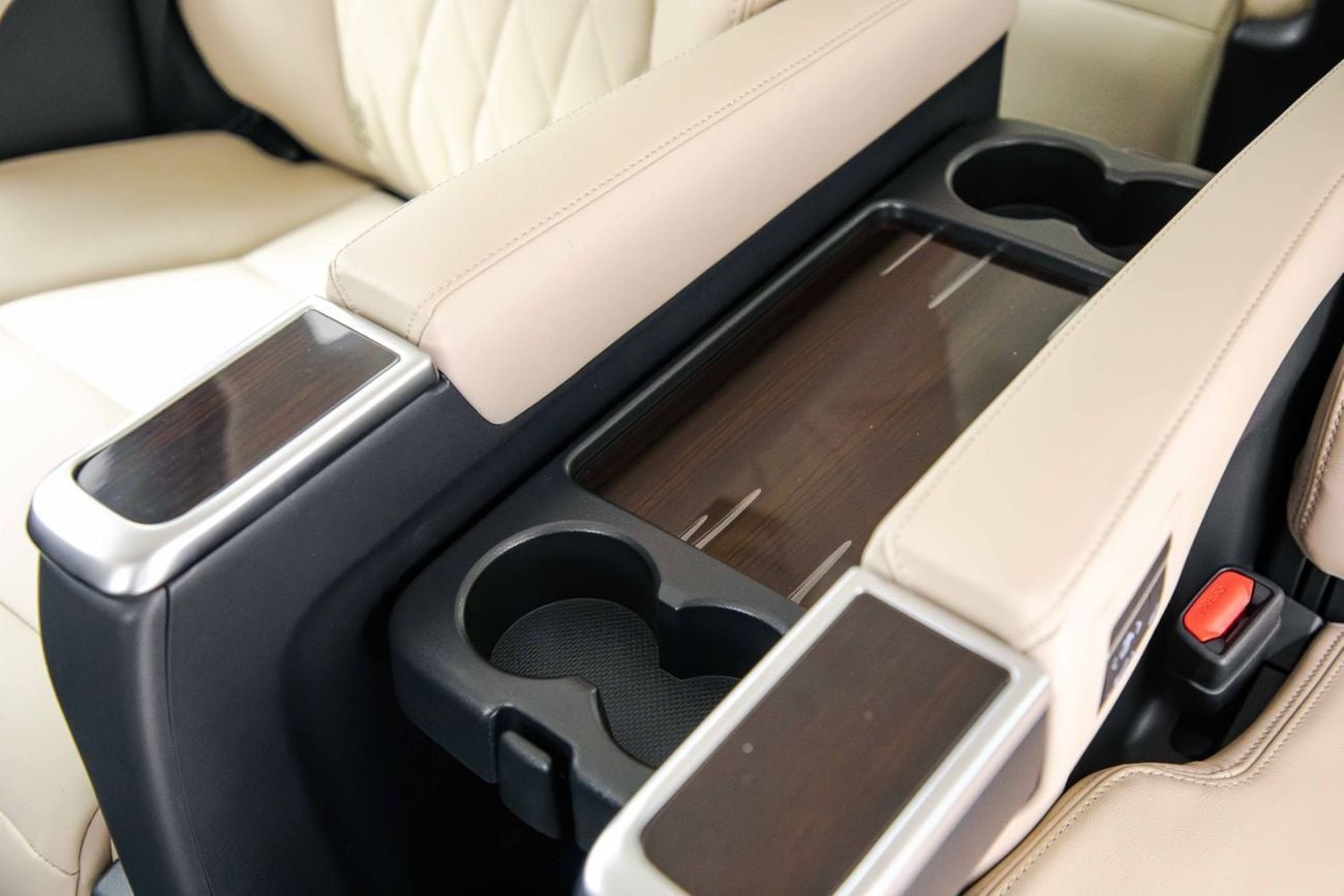 تويوتا جرافينا PREMIUM HI 3.5L - Black Inside Beige | Export Only