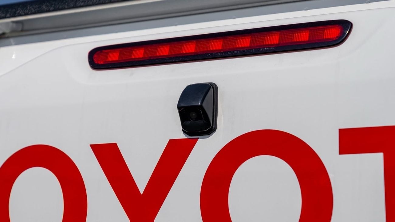 تويوتا هيلوكس TOYOTA HILLUX 2.7 SR5 KUWAIT SPEC M/T FULL OPTION 2025 للتصدير فقط