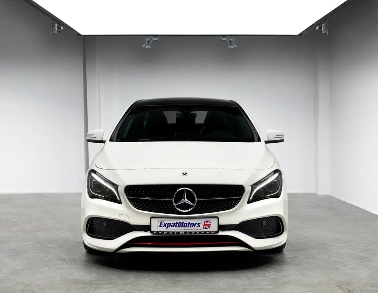 Mercedes Benz CLA250 0% DP Available • Full-Service History • GCC