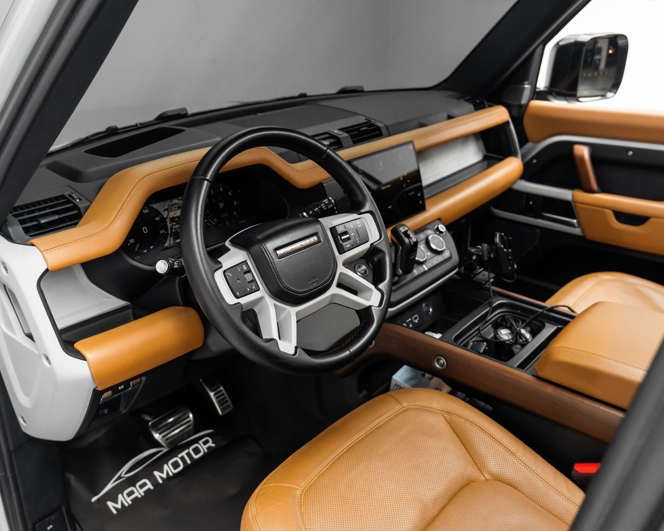 لاند روفر ديفندر 110 HSE P400