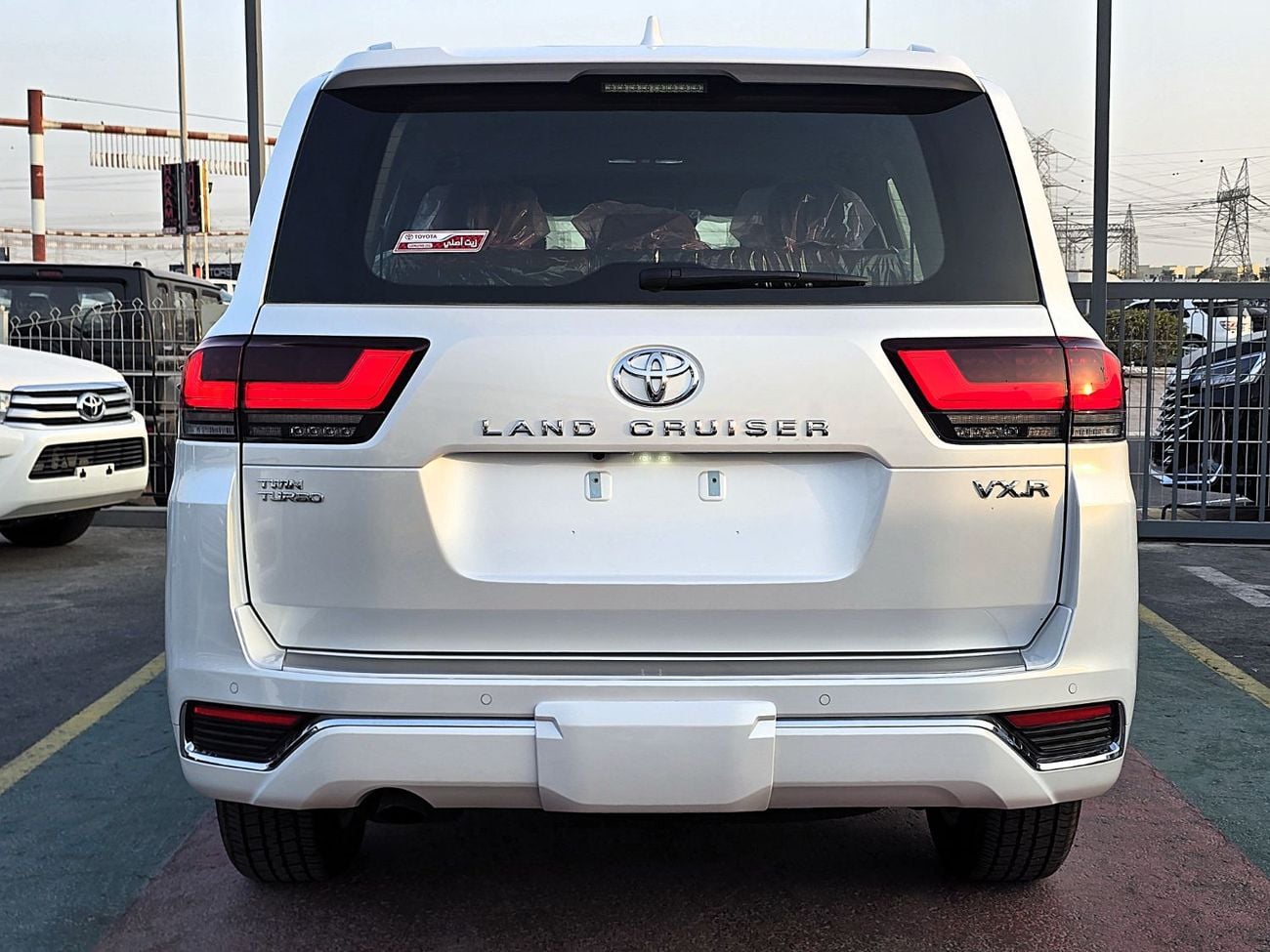 Toyota Land Cruiser VXR Toyota Landcruiser VXR 3.5L A/T T.T AWD with radar and Comprosser GCC White Color 2026 Model