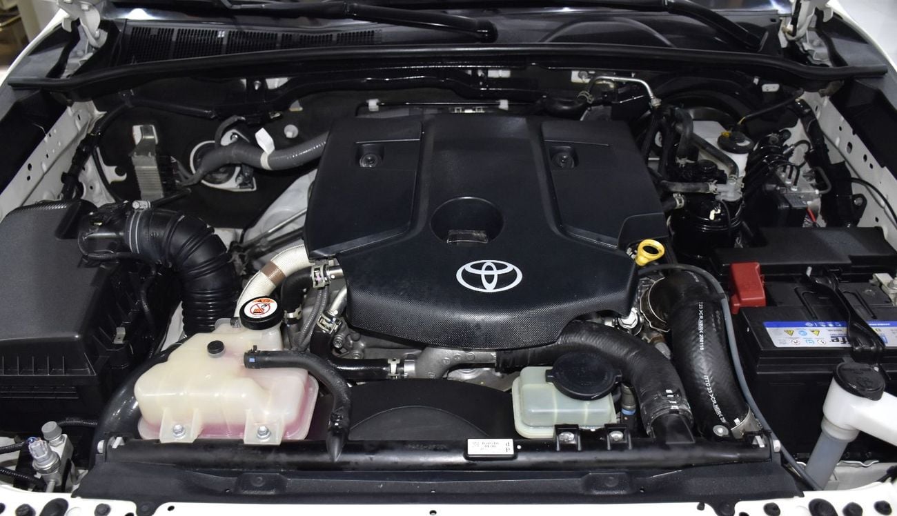 Toyota Hilux SGLX EXCELLENT DEAL for our Toyota Hilux 4WD ( 2025 Model ) in White Color GCC Specs