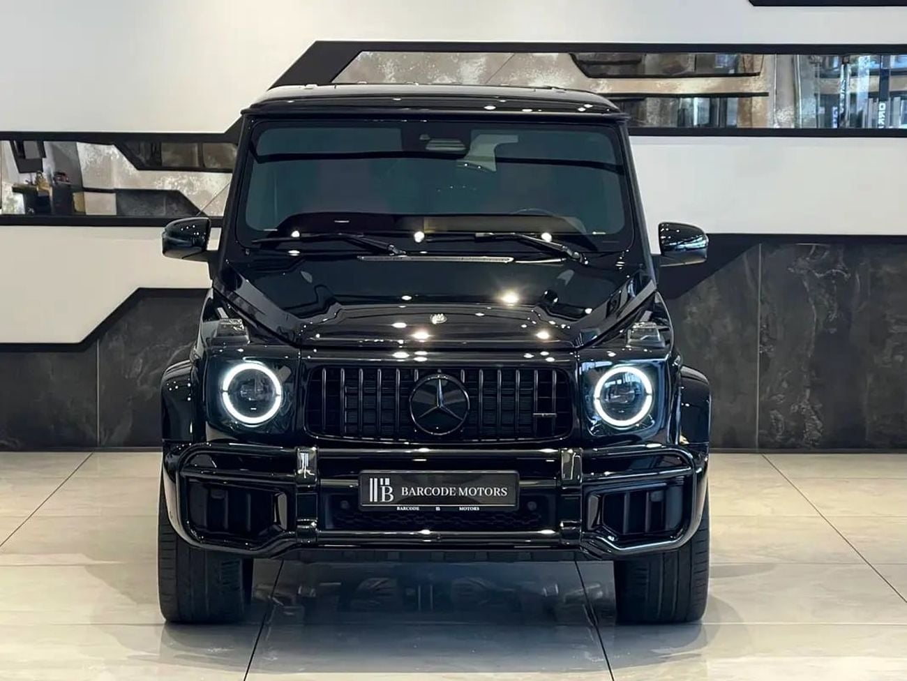 Mercedes Benz G63 AMG / G63 / / KM / GERMANY SPECS / CARBON FIBER / DOUBLE NIGHT / BACK SCREEN /