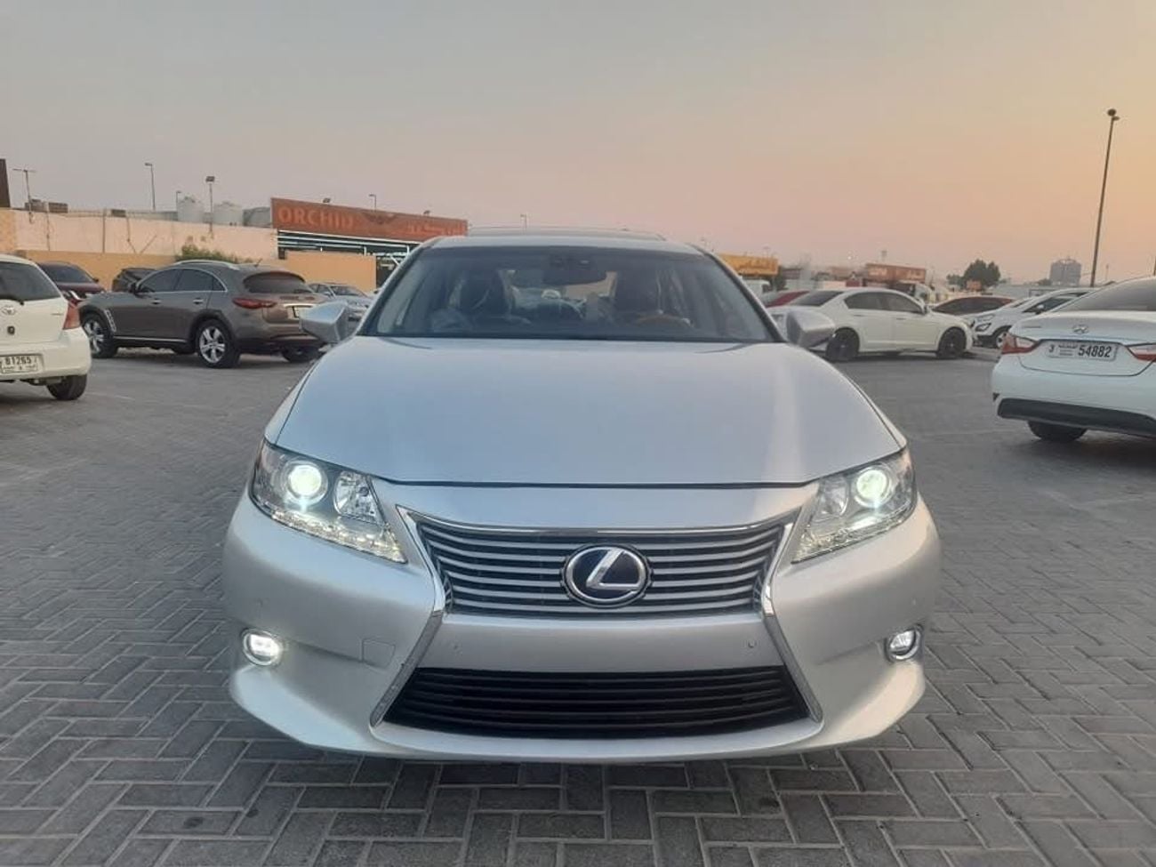 لكزس ES300h STANDARD 2013