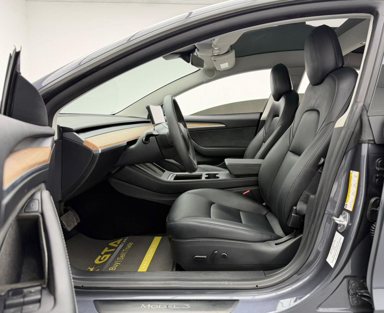 Tesla Model 3 LONG RANGE