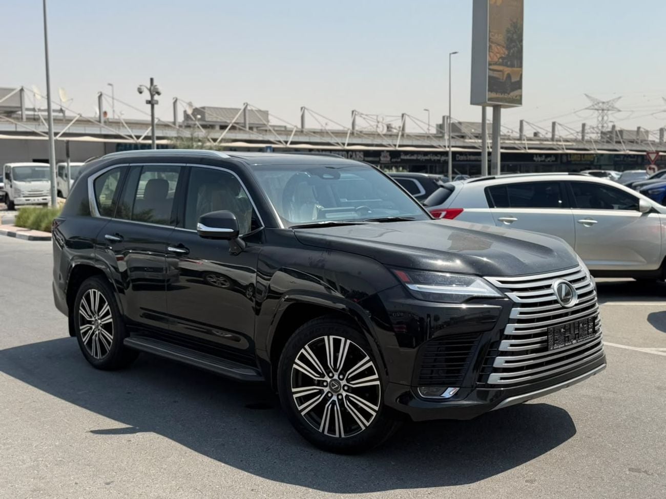 Lexus LX700h SIGNATURE LX700 HYBRID FULL WITH AUTO PARK 2025 GCC