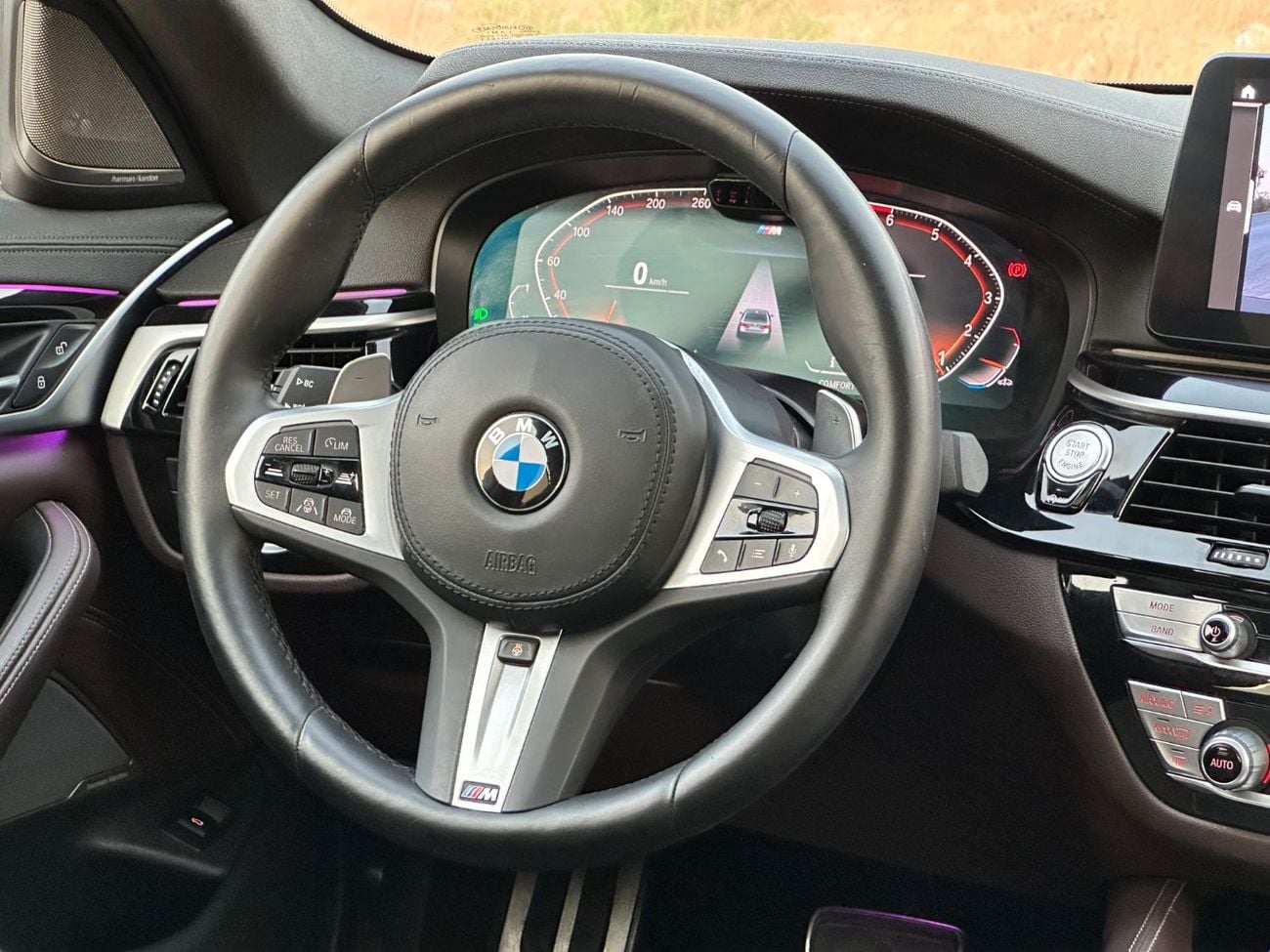 بي أم دبليو 530i لاكجوري لاين إكسكلوسيف