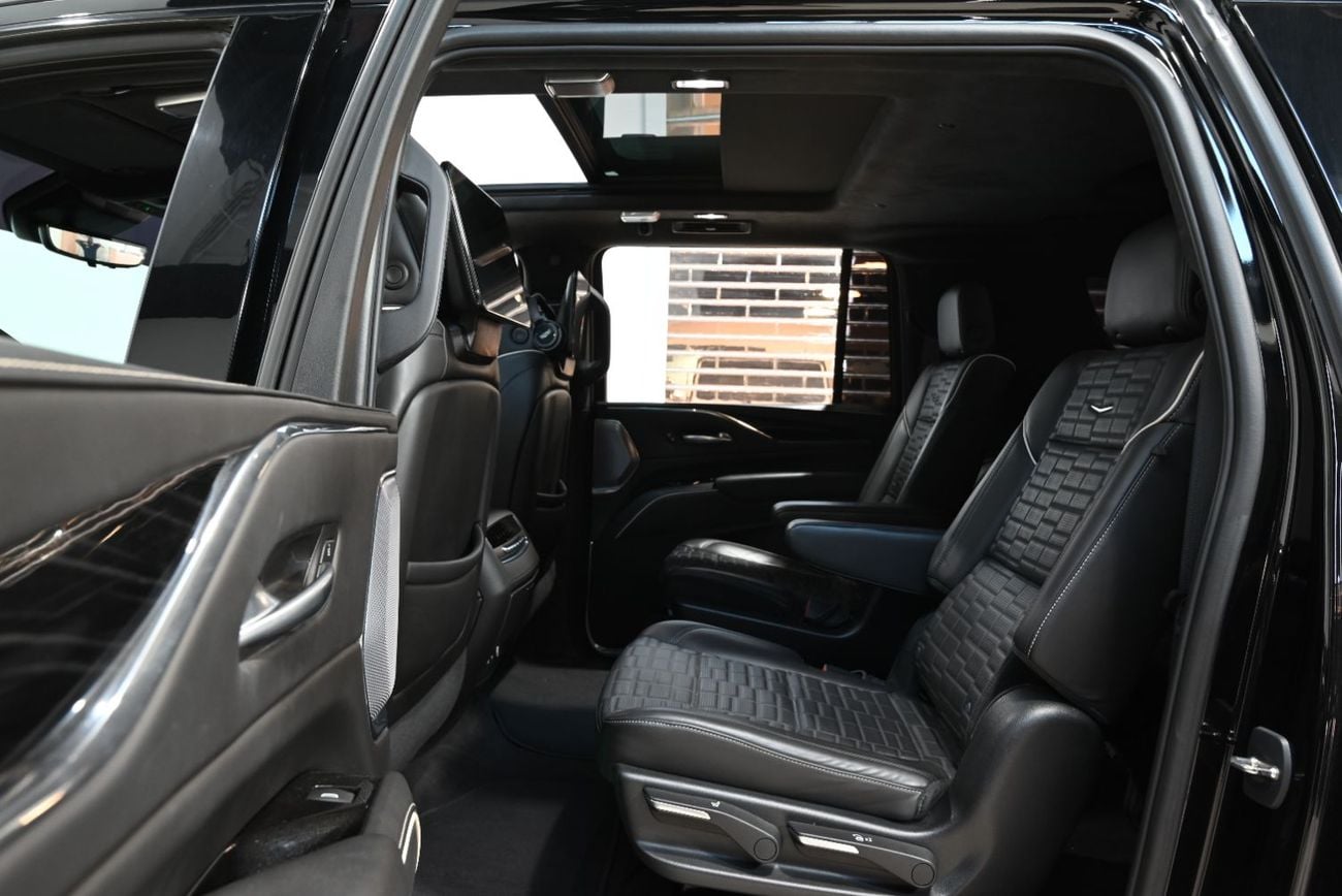 Cadillac Escalade V SERIES 2023 Cadillac Escalade V, 2/2028 Cadillac Warranty and Service Pack, Cadillac Service History, GCC
