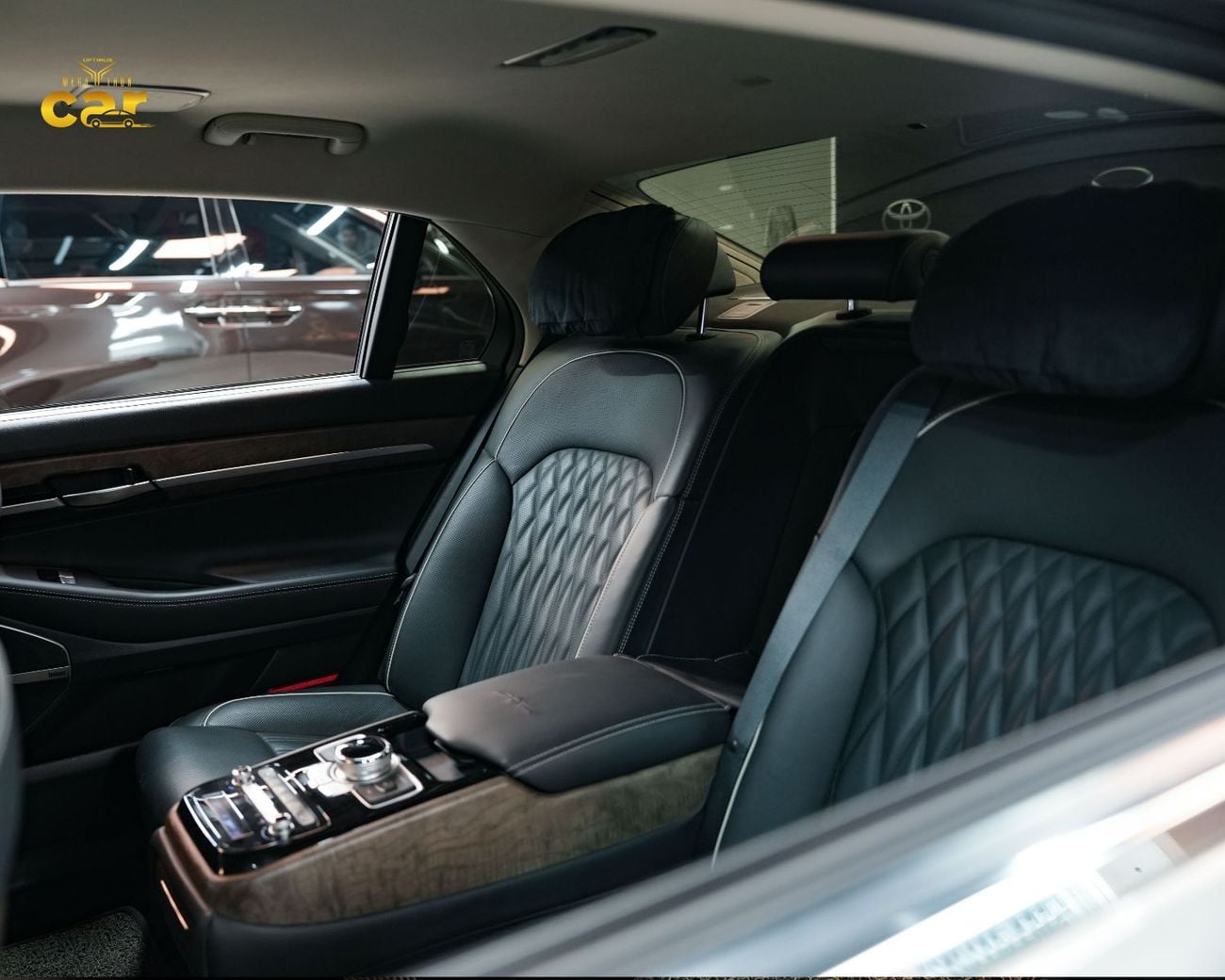 Genesis G90 ROYAL