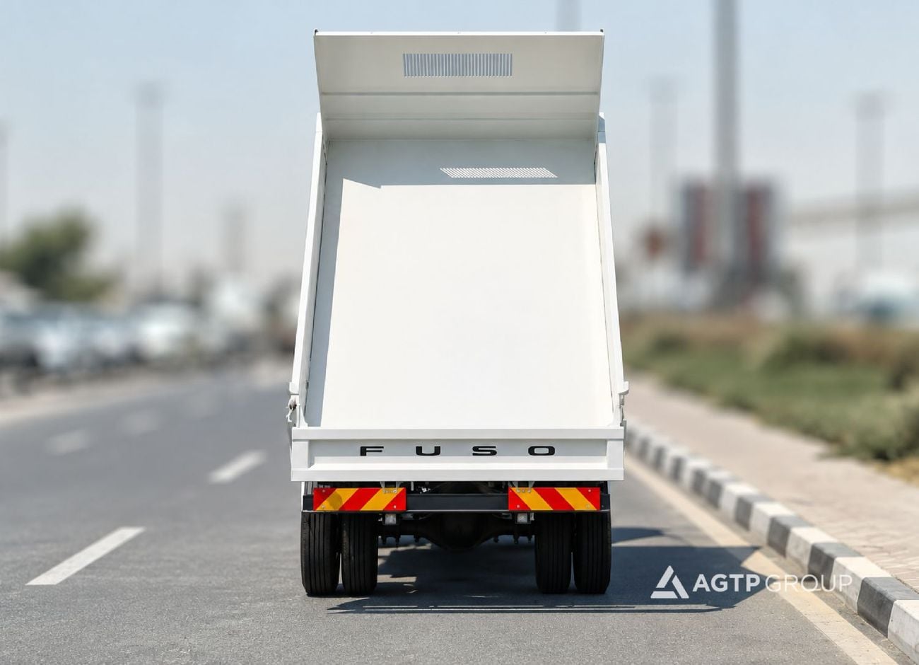 Mitsubishi Canter STANDARD 3.0L Diesel | Manual | TIPPER TRUCK | Single Cab | Hydraulic Tipper | White | GCC Specs | Basic Opti