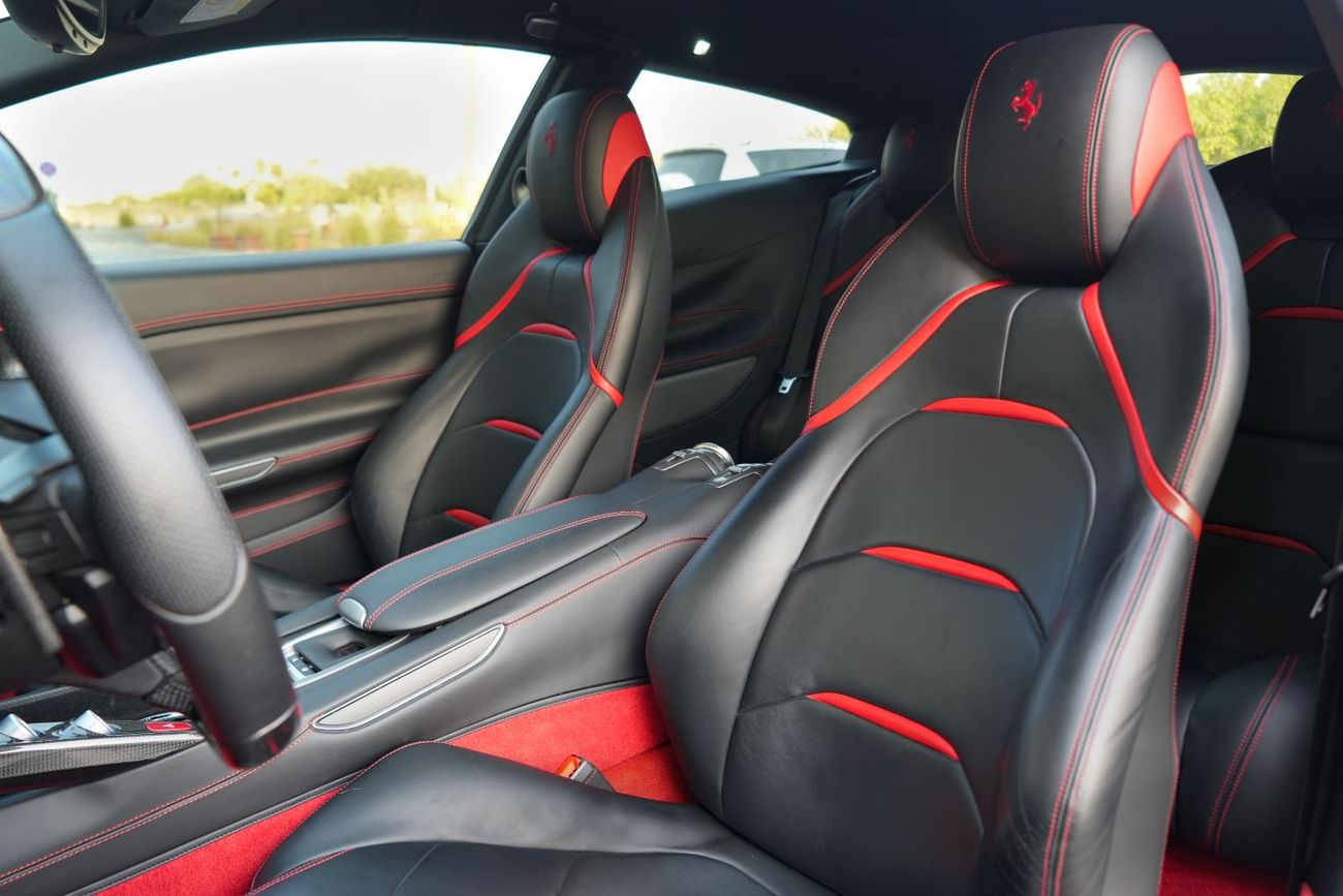 فيراري جي تي سي 4 لوسو LUSSO