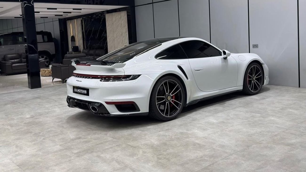 Porsche 911 TURBO GCC under warranty