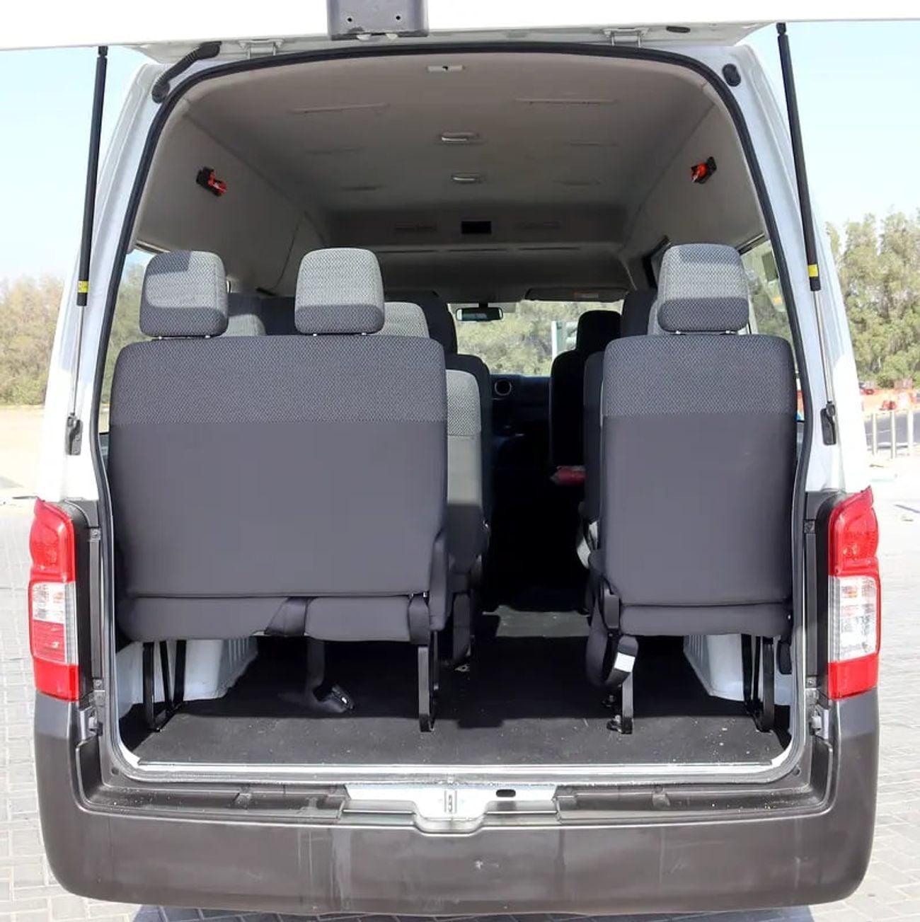 Nissan Urvan 2.5 L | | GCC | Accident-Free | In Excellent Condition | 1428 P.M