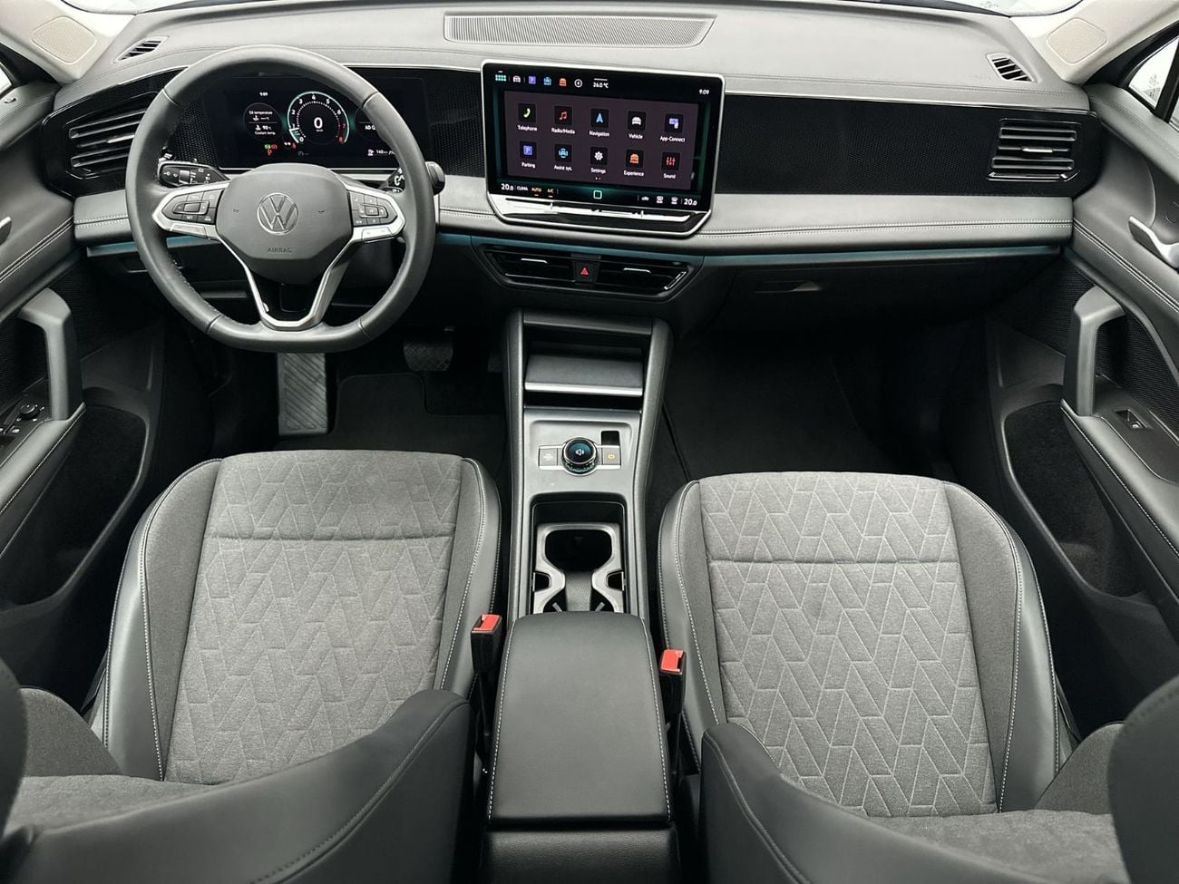 Volkswagen Tiguan LIFE Tiguan Life with Rear View Camera 1.4L | Apple CarPlay & Android Auto | Everyday Comfort | Park Assi