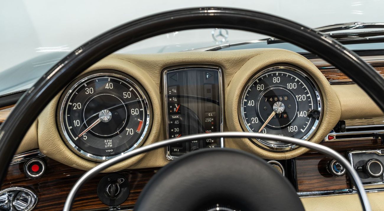 Mercedes Benz 280SE
