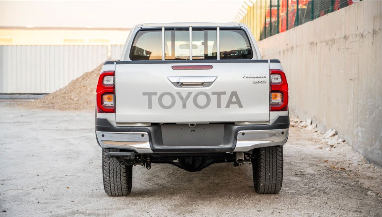 Toyota Hilux SR5 4.0 PETROL 2026 4x4