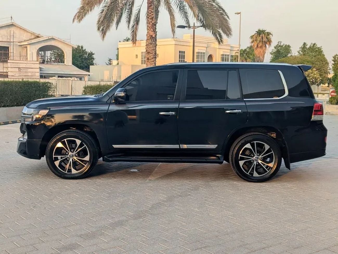 Toyota Land Cruiser GXR GCC Specs Diesel V8 4.5L Top Full Option Excellent Condition