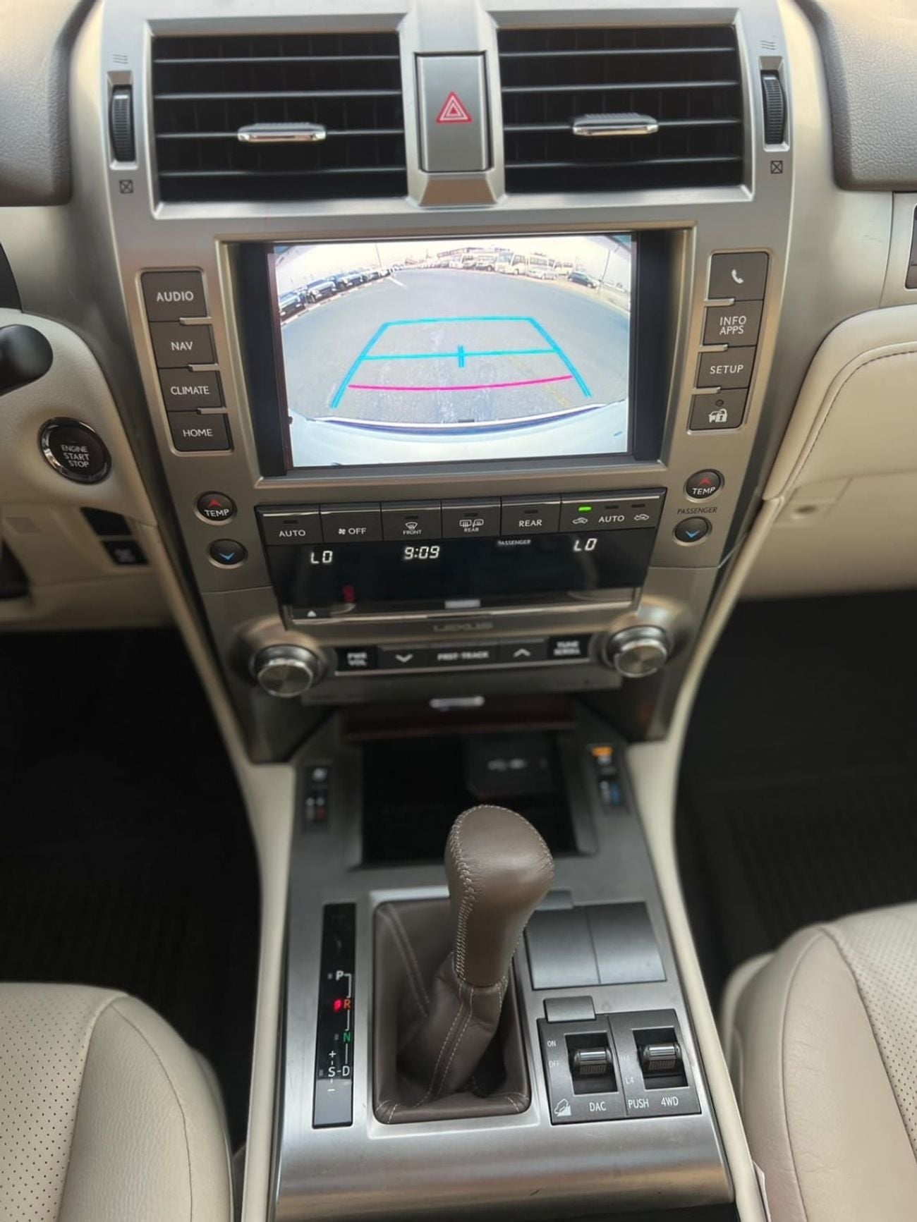 Lexus GX460 2018 Lexus GX460 Full Option 4.6L V8 - Sunroof - Rear Camera & Sensor - Leather Seat - AWD 4x4