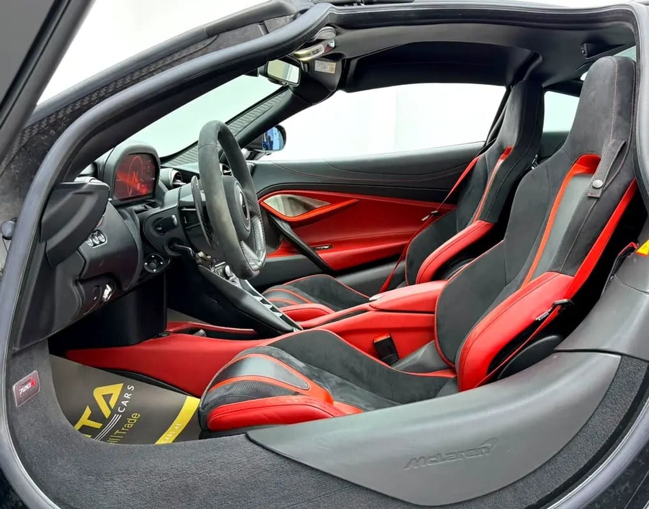 McLaren 720S PERFORMANCE Launch Edition, Carbon Fiber Package, Excellent Condition, Japanese