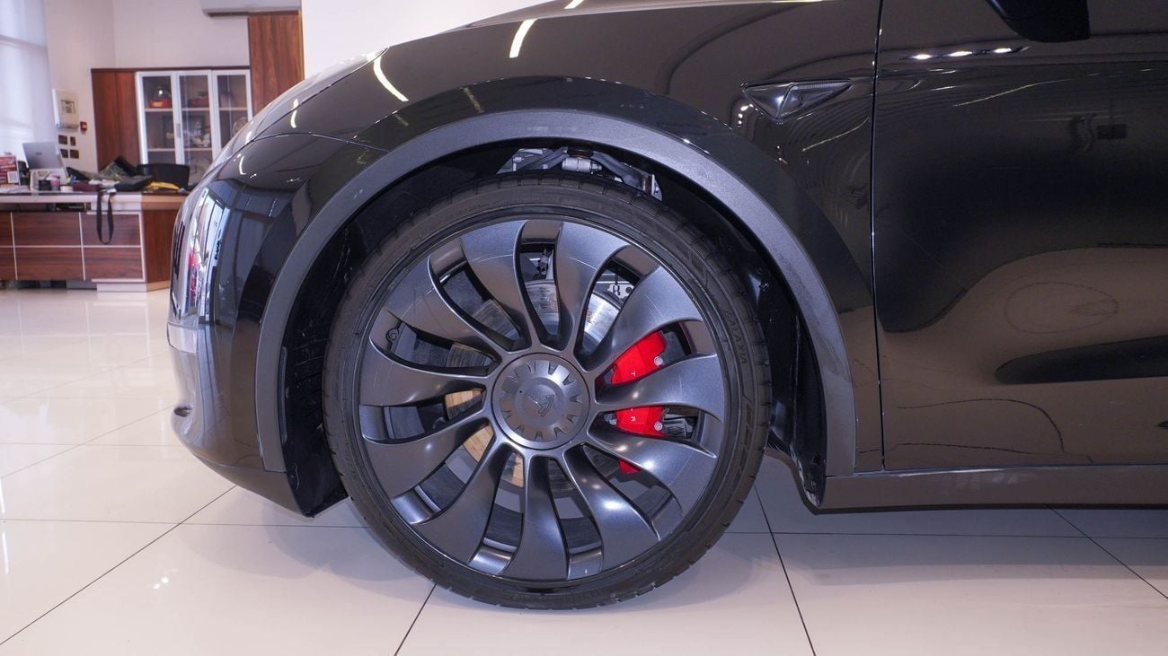 تسلا موديل Y Performance (AWD)