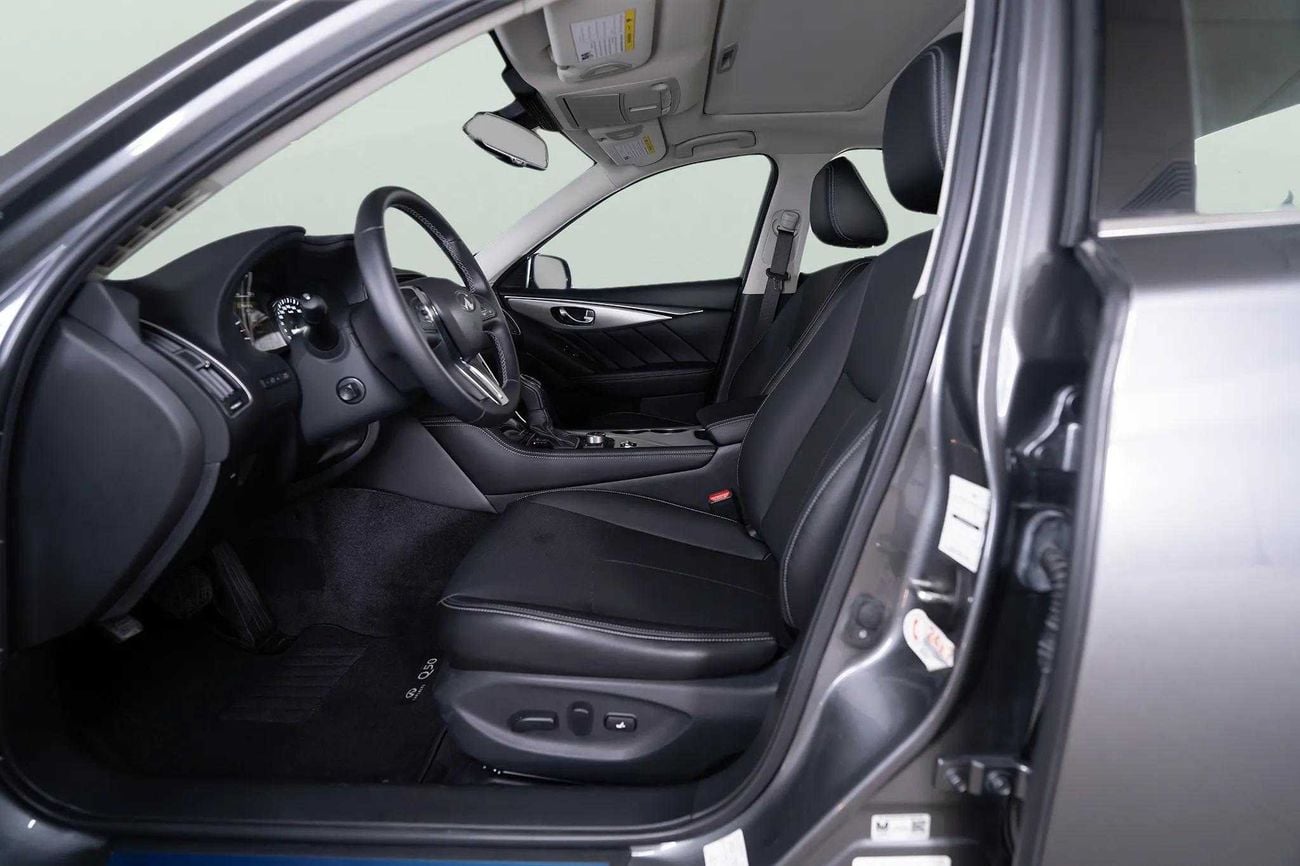Infiniti Q50 LUXE 3.0