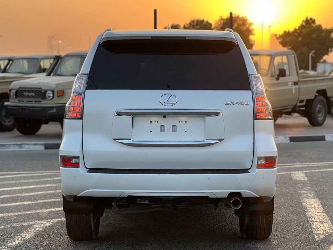 Lexus GX460 2018 Lexus GX460 Full Option 4.6L V8 - Sunroof - Rear Camera & Sensor - Leather Seat - AWD 4x4