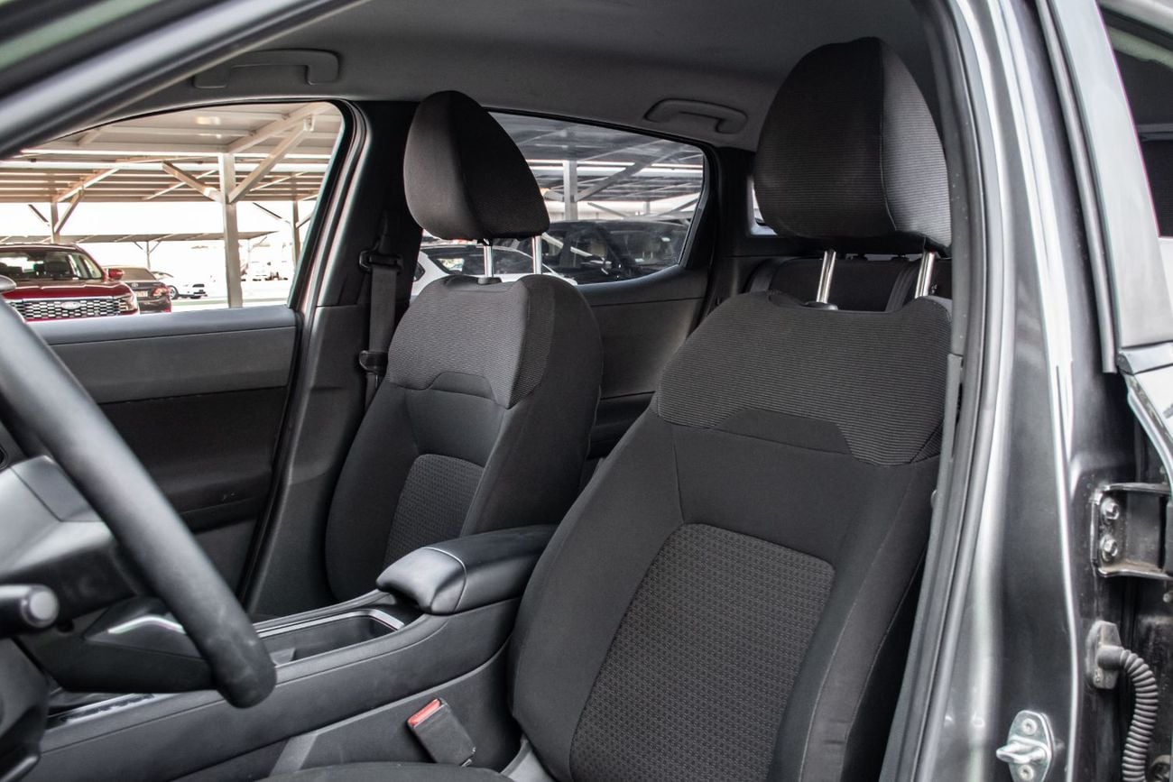 Nissan Kicks S 2025 Nissan Kicks