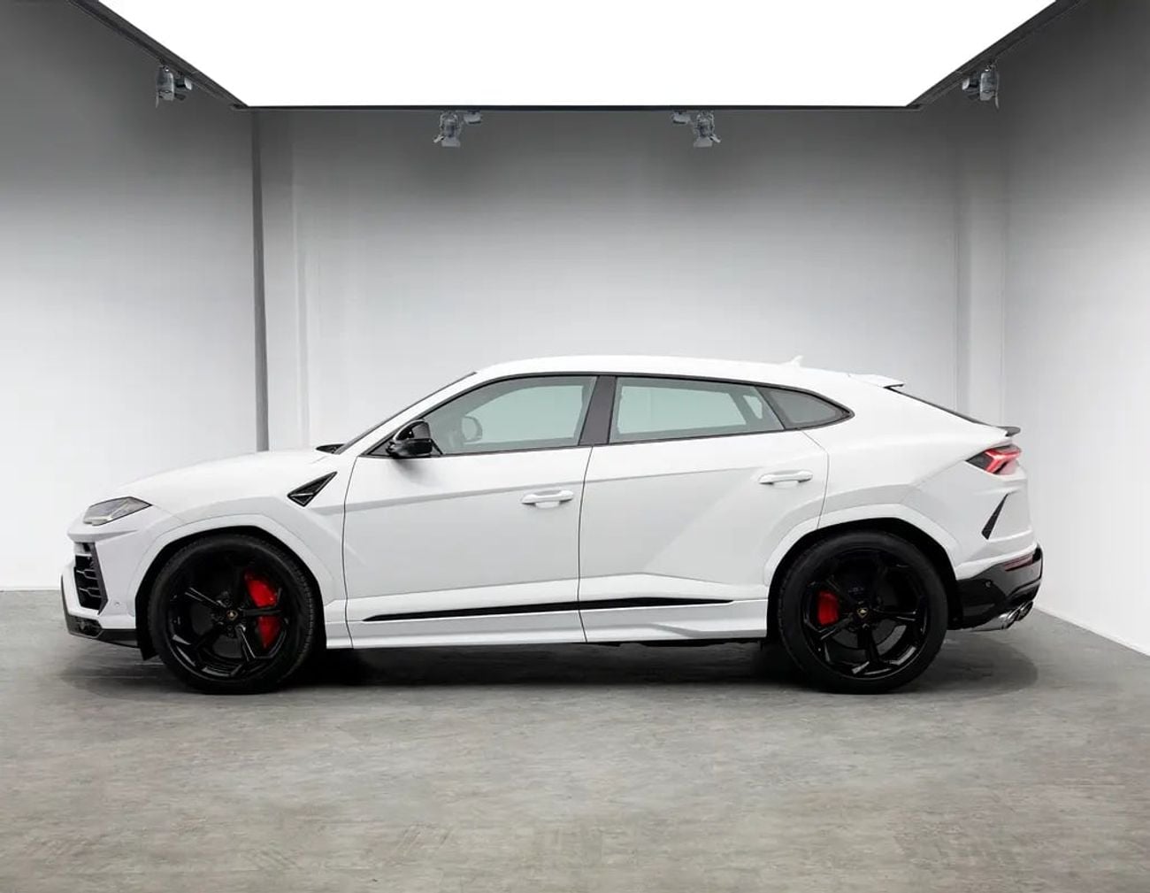 Lamborghini Urus STANDARD Unreal Specification • Full Service History • ARM Service Contract • GCC