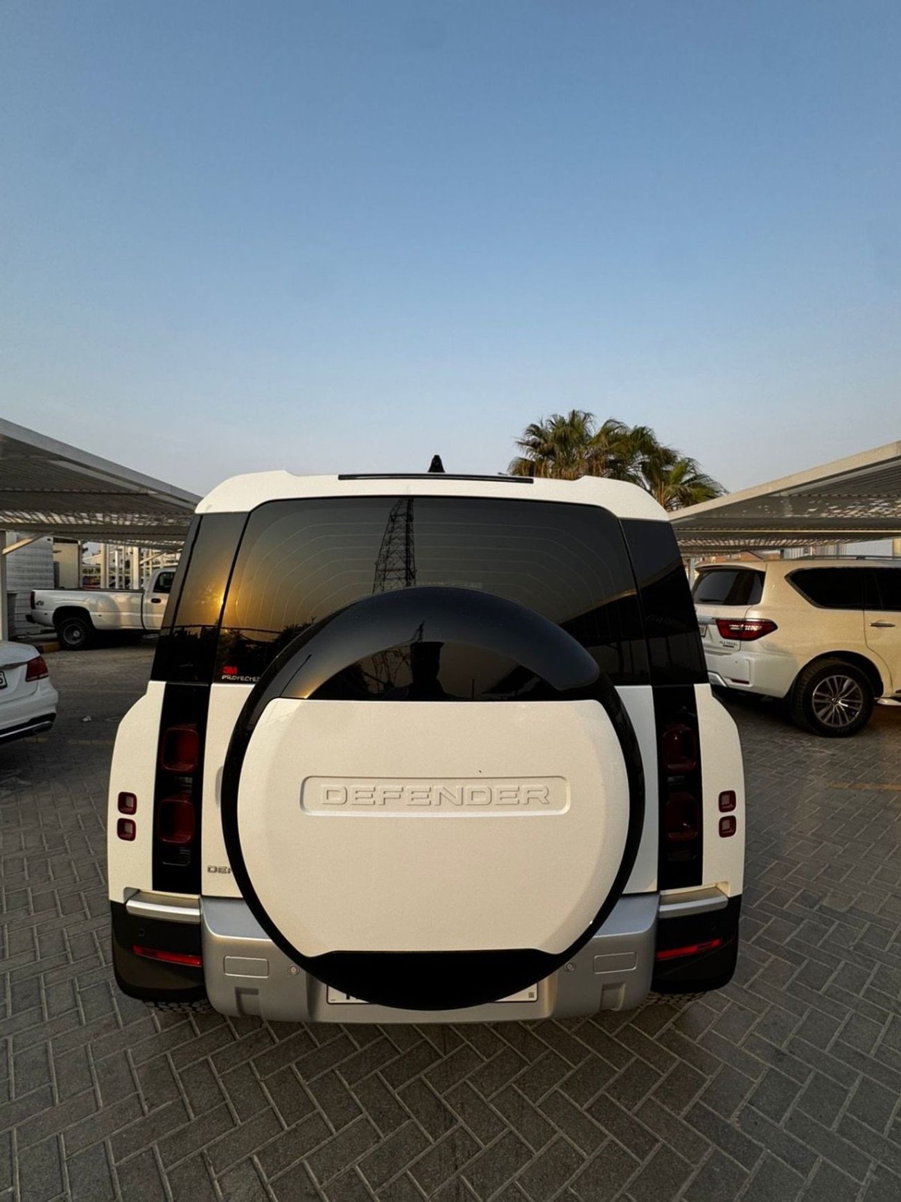 Land Rover Defender P400 110 HSE 3.0L (5 Seater)
