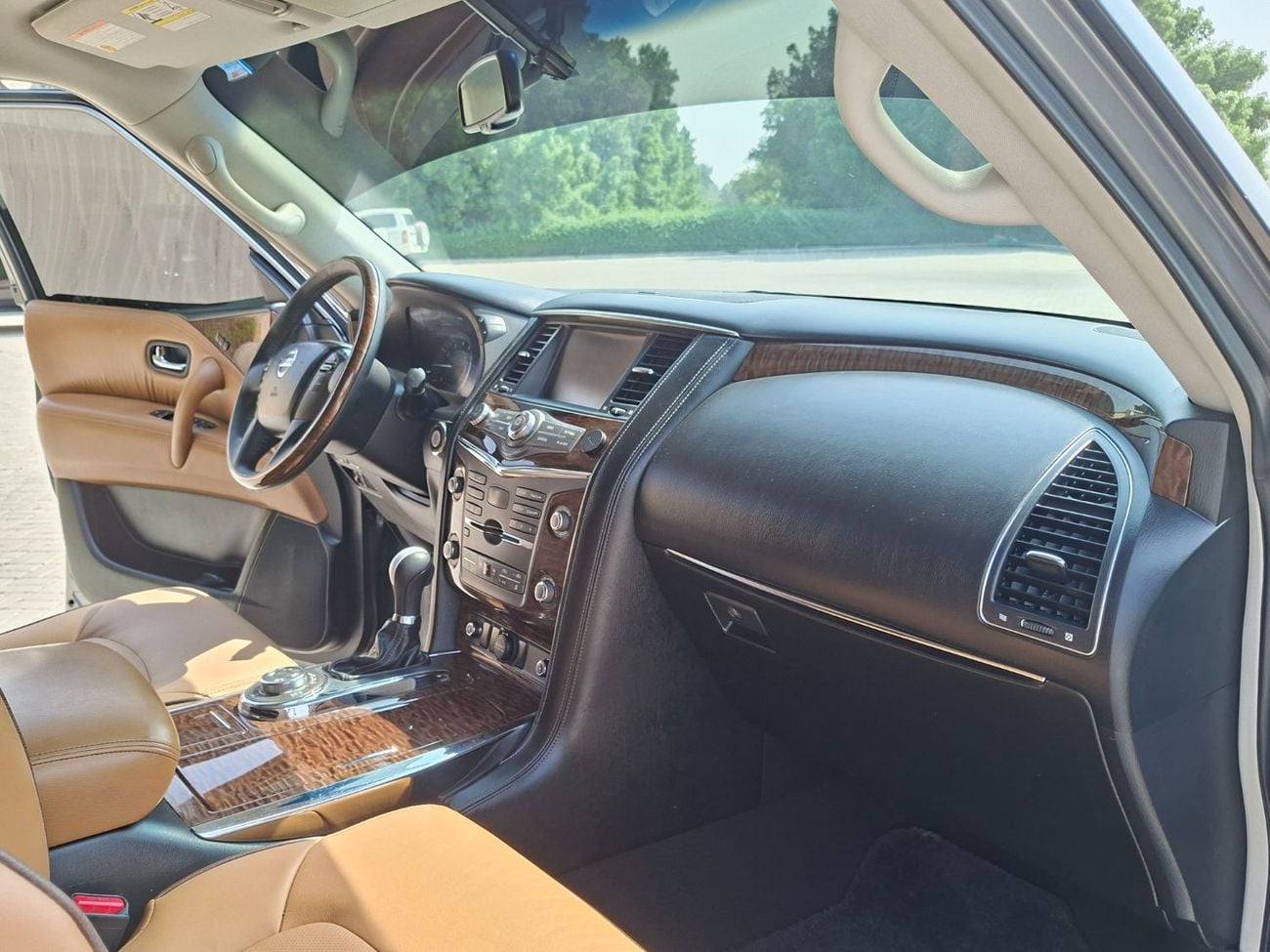 Nissan Patrol LE PLATINUM Nissan patrol model 2015 full option